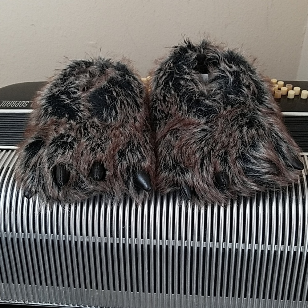 The Children's Place Brown and Black Furry Monster Slippers for Kids Size: 6-7